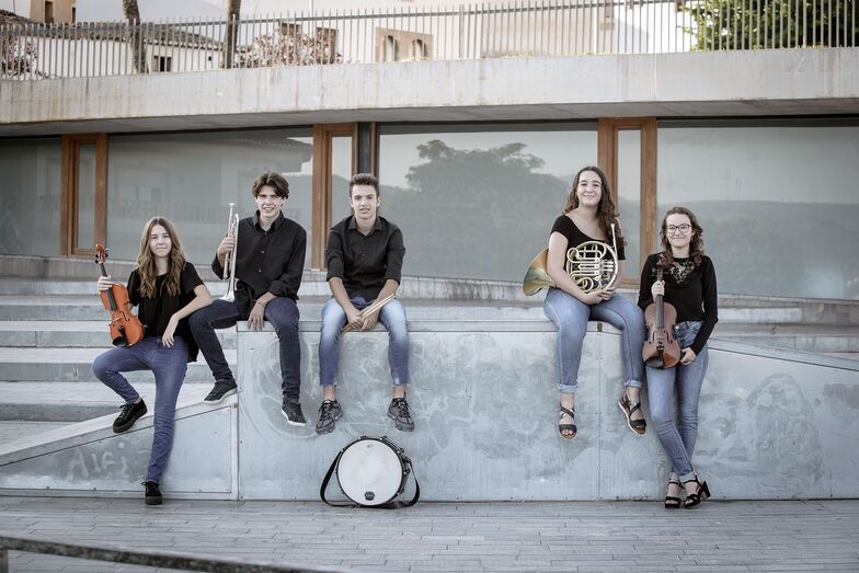 Santa Cecilia trae consigo la incorporación de cinco jóvenes al Centre Artístic Musical de Xàbia