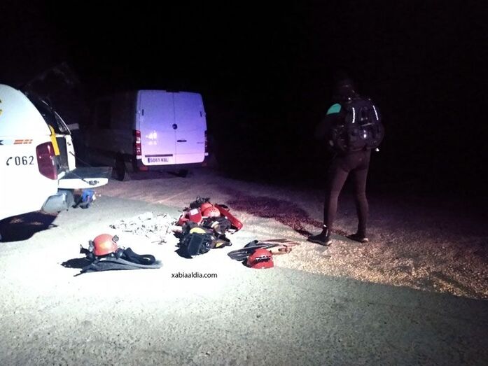 Seis horas de rescate para sacar a las 18 personas atrapadas en la zona d'En Caló