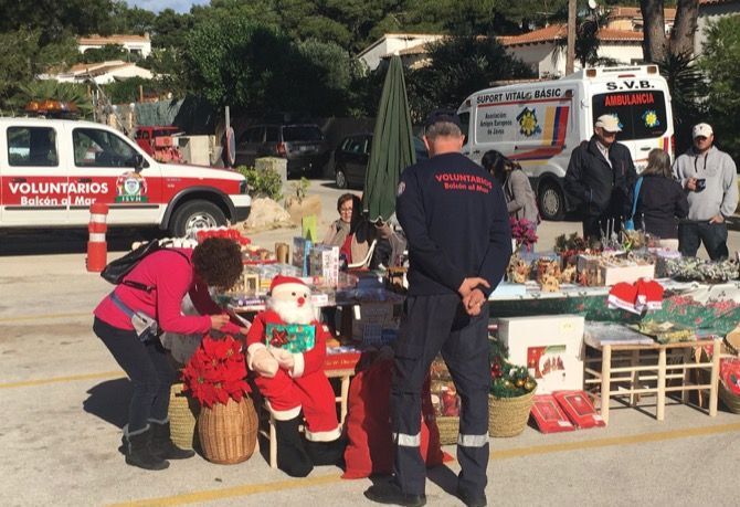 Los vecinos de Balcón al Mar celebran su mercadillo de Navidad