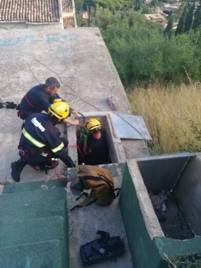 Rescatan a una joven que cayó a un pozo en Xàbia mientras hacía una fotografía