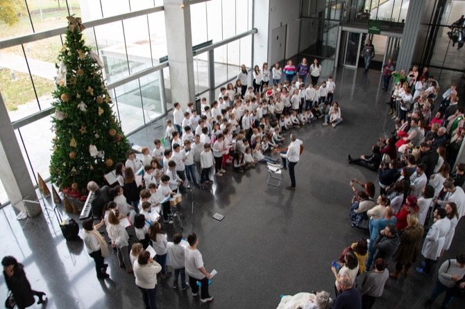 El espíritu navideño llega al hospital comarcal