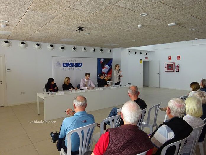 Xàbia, primera parada del embajador británico en su visita a la provincia de Alicante