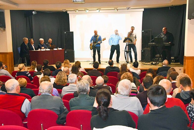 Xàbia rinde homenaje al mítico grupo Los Bradmis que cosechó 50 años de andadura