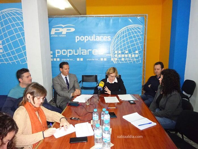 El PP atiende la llamada de Cáritas y dona 1.000 euros de los sueldos de sus concejales