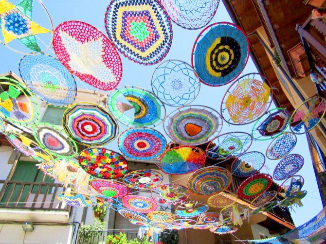Benitatxell plantea un proyecto multidisciplinar para engalanar las calles durante las fiestas de la Magdalena