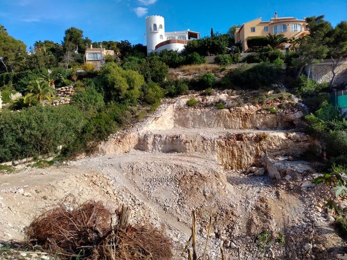 Xàbia concluye el derribo del chalet a medio construir en la zona de Costa Nova