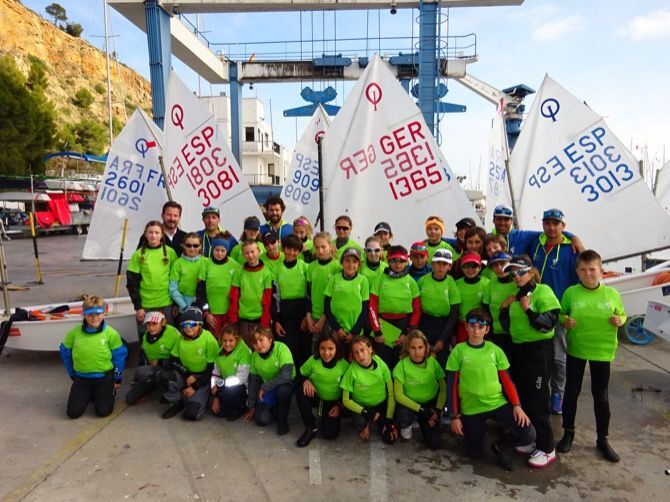 El Club Náutico de Jávea organiza la 9 edición del clinic navideño para la clase optimist
