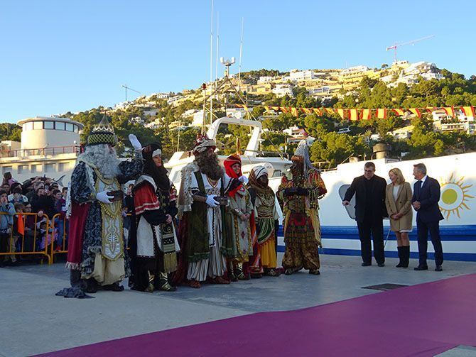 Fiestas coloca cuatro buzones para que los niños de Xàbia dejen sus cartas a los Reyes Magos