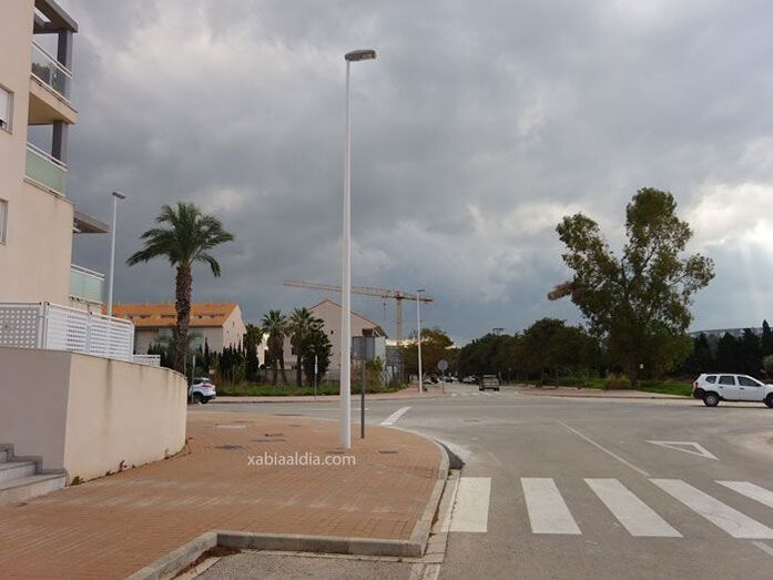 La factura anual de la luz de Xàbia: paga menos pese a tener más luces