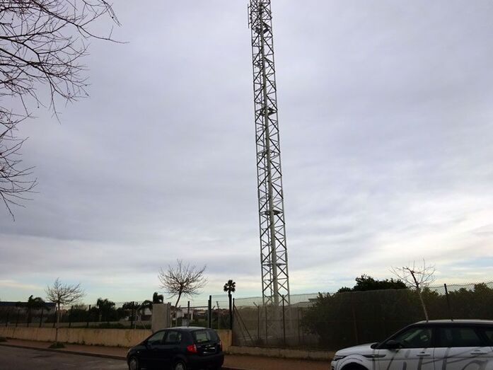 Urbanismo retira un expediente a una antena de telefonía móvil en suelo no urbanizable porque una Ley Estatal lo permite