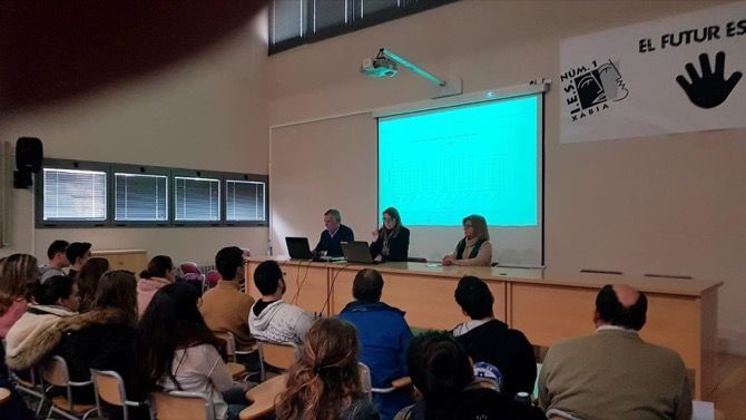 El Rotary Club ofrece una charla para padres y madres de Xàbia sobre el virus del papiloma humano