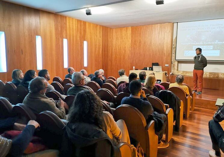 El IROX se reúne con ayuntamientos de La Marina y la Conselleria para abordar la protección de la posidonia