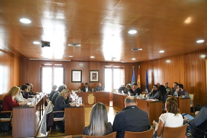 Debatir los sueldos de los consejeros de Amjasa, otro día