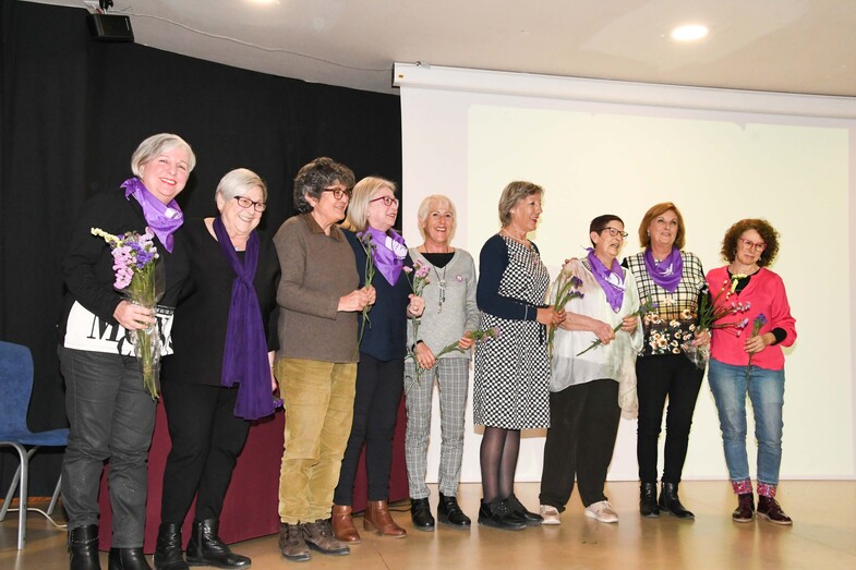 La Xarxa de Dones de La Marina rememora en Xàbia sus veinticinco años de lucha feminista