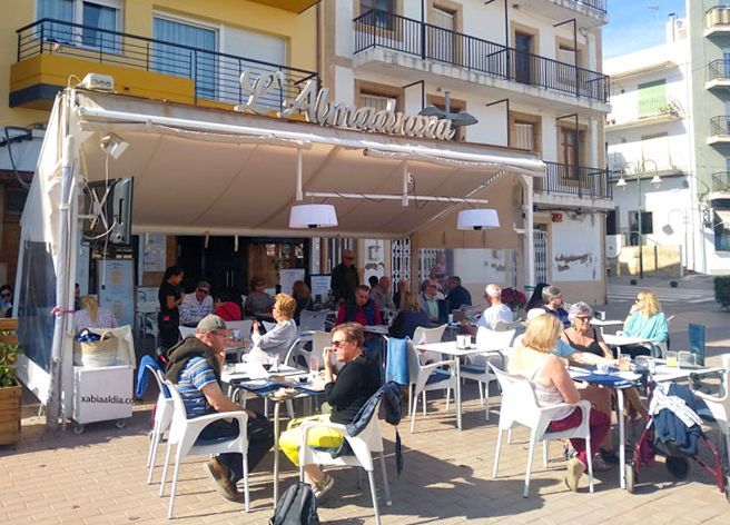 Las tres asociaciones de Comerciantes se unen para pedir al Ayuntamiento que permita a los comercios instalar cerramientos