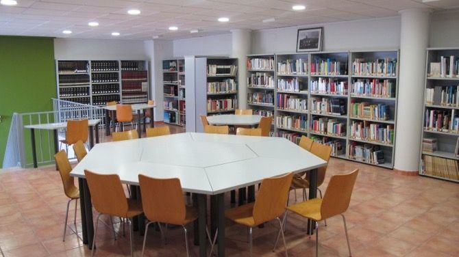 Benitatxell convoca un concurso para pintar un mural en la fachada de la biblioteca