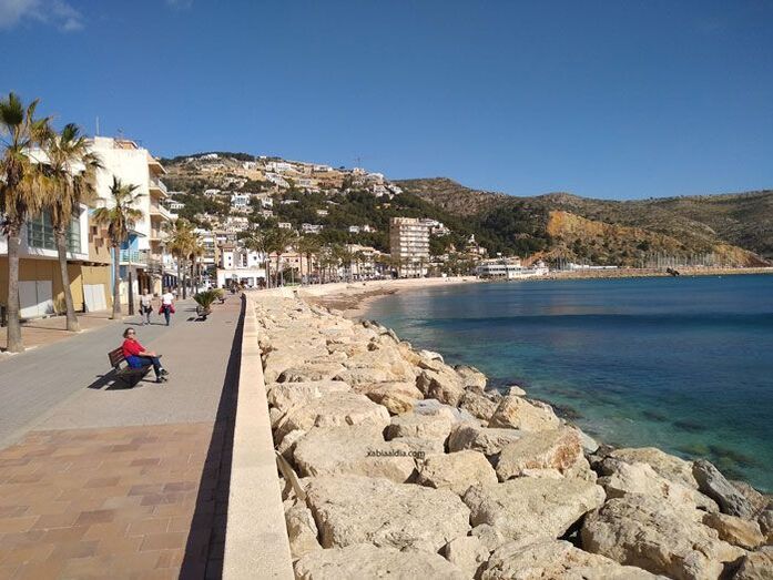 El PP de Xàbia reclama un plan de protección del litoral e insta a frenar la reforma de la Ley de Costas