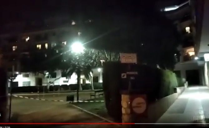 Vídeo: Aplausos al personal sanitario y a la Guardia Civil en el barrio de Thiviers