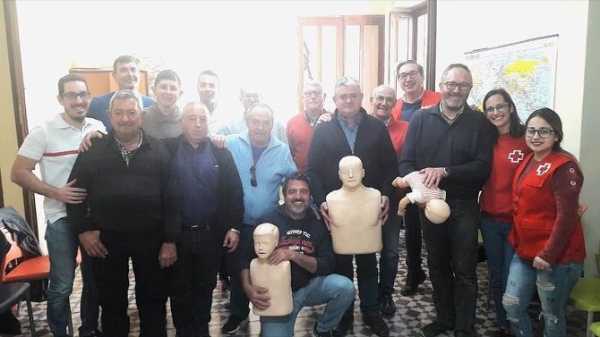 La Cofradía de Jesús Nazareno dona 500 euros a Cruz Roja