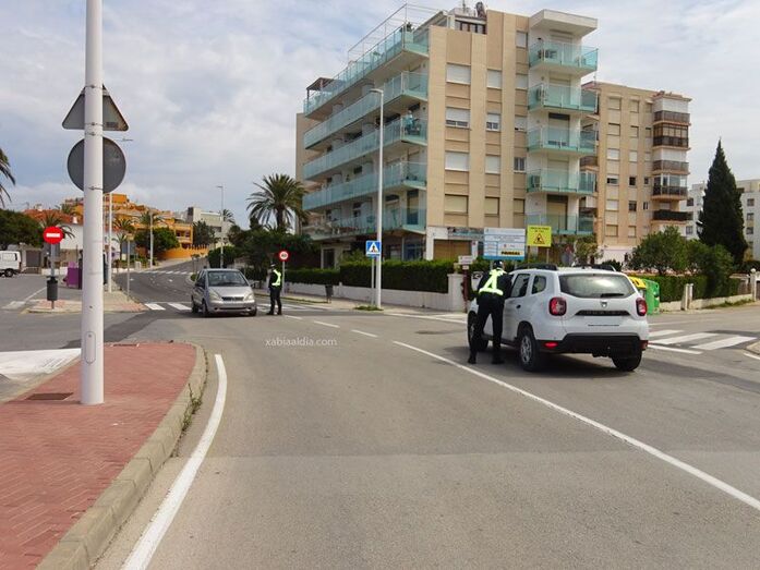 El gobierno de Xàbia se defiende: El 30 de marzo el alcalde ordenó iniciar los trámites para atender las demandas de la Policía