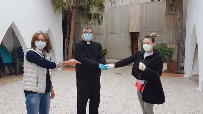 75 euros más para Cáritas Parroquia del Mar de de las pulseras solidarias de María Ferrer