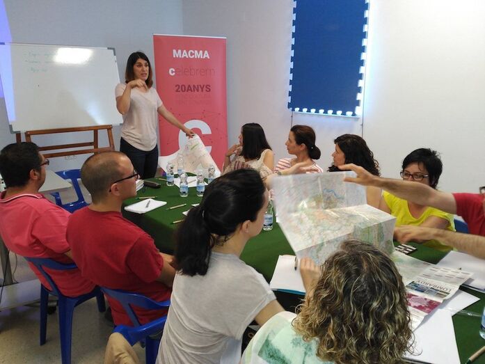 Los responsables de turismo de La Marina aúnan esfuerzos para evitar una crisis del sector