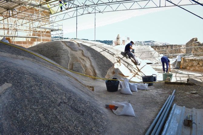 Los trabajos de reforma de la Iglesia se centran en los conocidos como 'muntons'