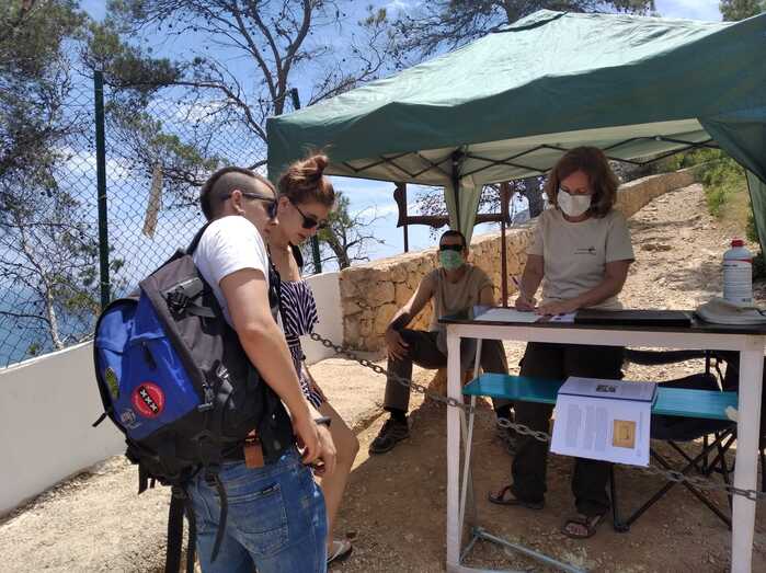 El acceso a la Cova Tallada requiere de cita previa obligatoria y el aforo queda restringido a 71 personas a la vez