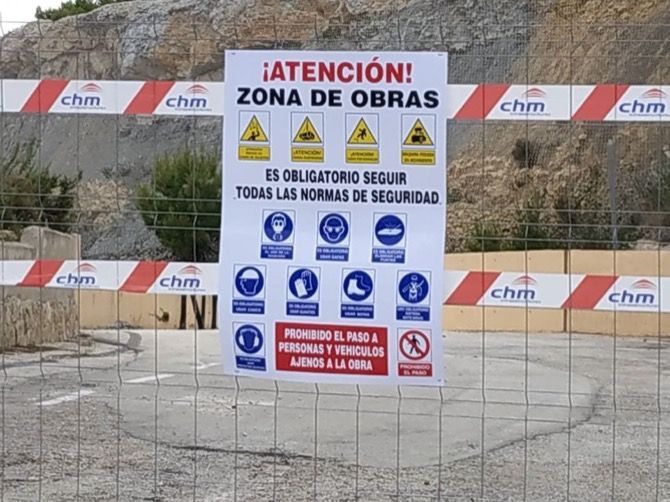 Costas interviene ya en la Cala del Moraig