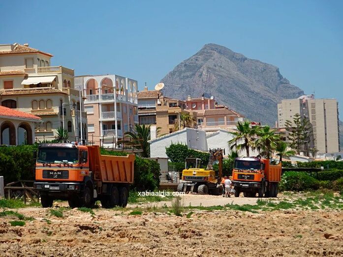 La Guardia Civil de Xàbia acude hasta en dos ocasiones a la obra del restaurante del II Montañar