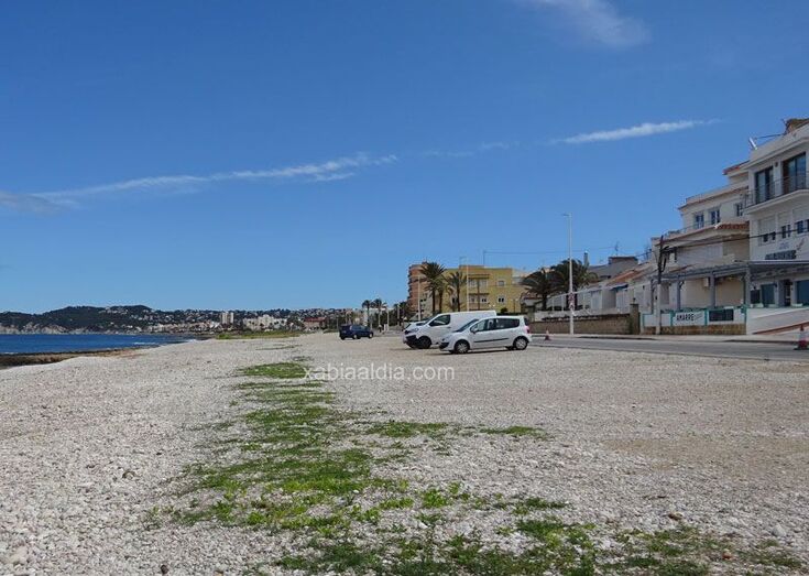 Lo que no nos contaron de la peatonalización del Primer Montañar: Multas por aparcar en la playa