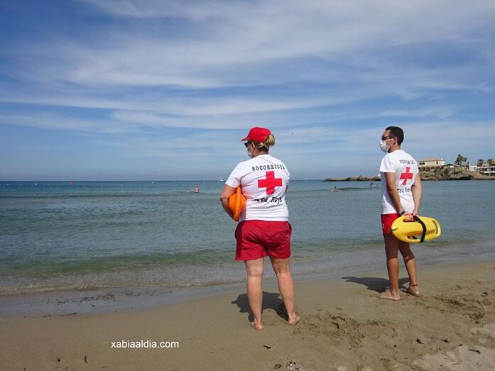 La Cruz Roja de Xàbia comienza el operativo de vigilancia de playas 2020