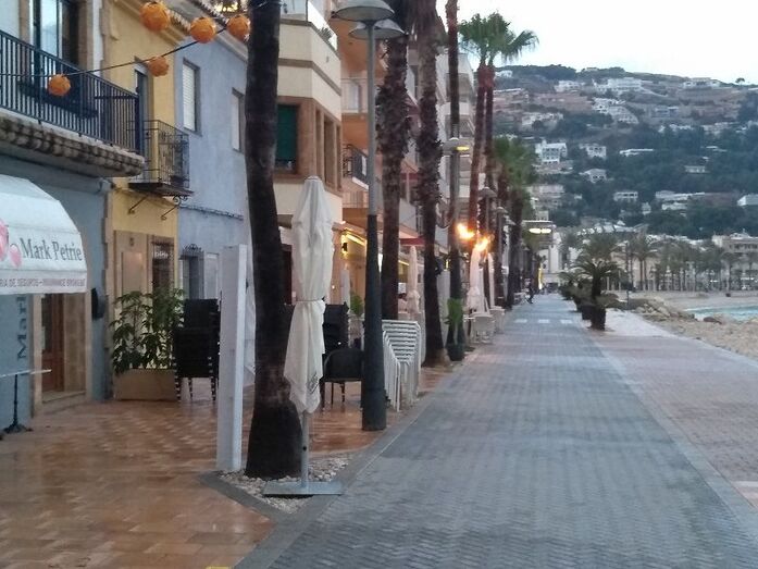 Costas autoriza la ocupación temporal de parte de los paseos del Arenal y Marina Española