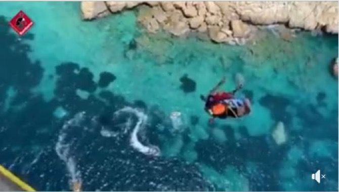 Un menor evacuado en helicóptero de la Cala dels Testos de Benitatxell tras fracturarse un brazo