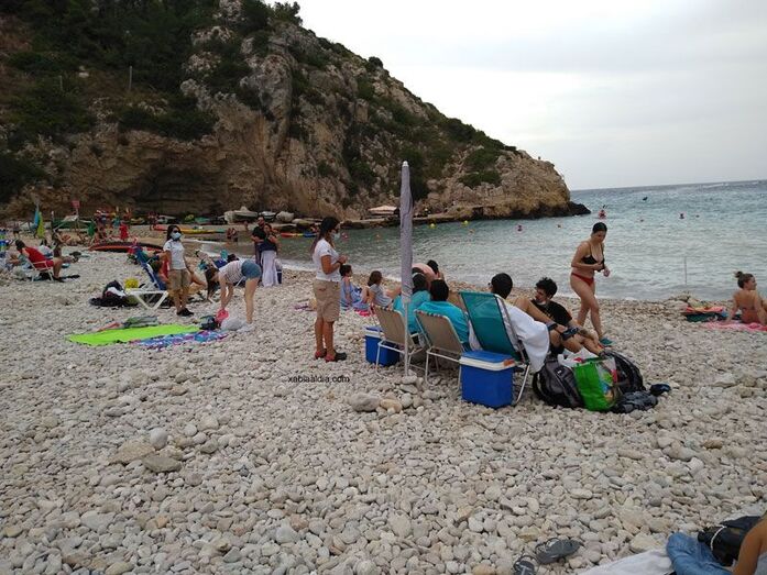 Puig anuncia que este verano también habrá informadores en las playas de la Comunitat