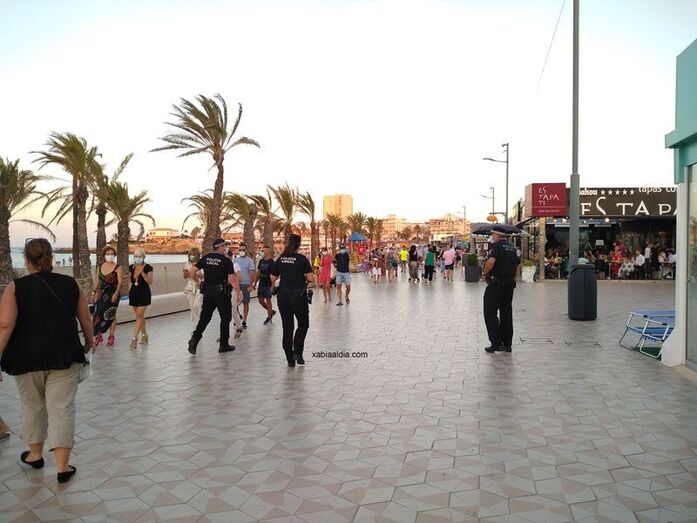 La Policía Local de Xàbia incrementa sus servicios en un 40% este verano y se acerca al total realizado en 2019