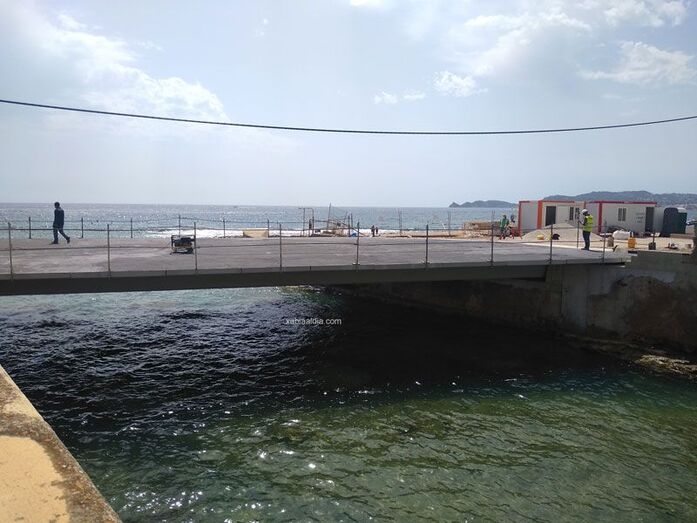 El nuevo puente de Triana ya se sostiene por si solo