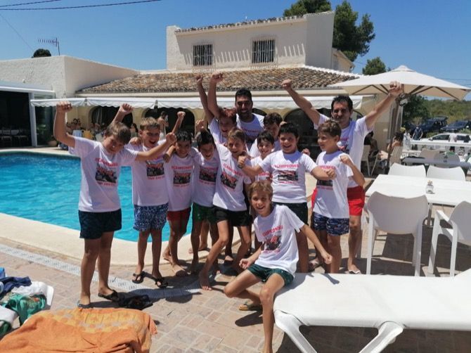 El Benjamín A de la escuela de fútbol del CD Jávea se proclama campeón de liga