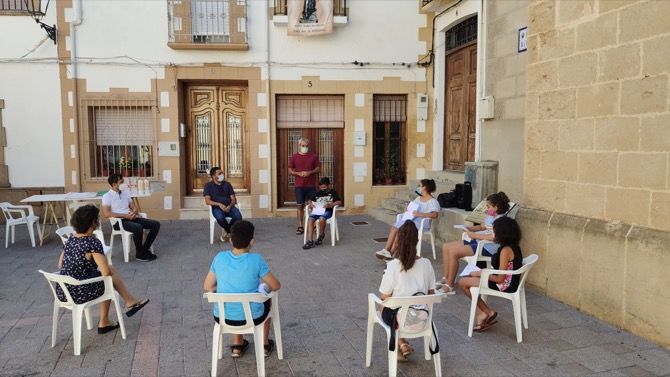 Los más pequeños de Benitatxell se interesan por las actuaciones previstas en la Cala del Moraig