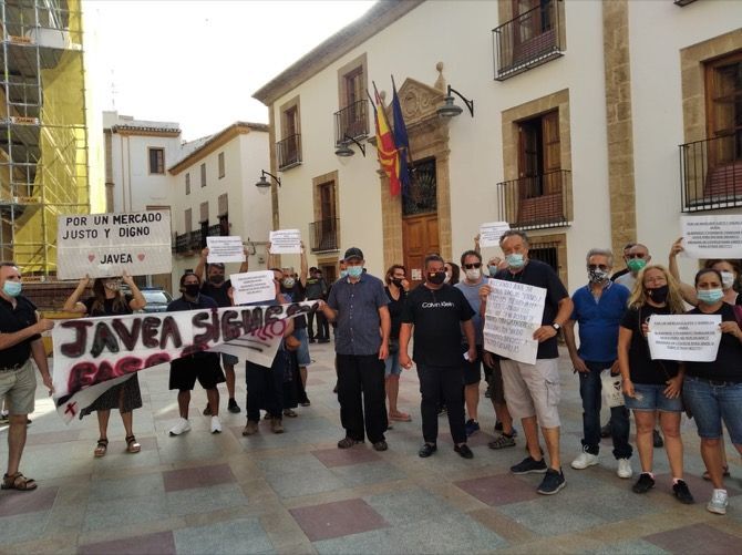 Xàbia descarta autorizar el mercadillo artesanal del Arenal