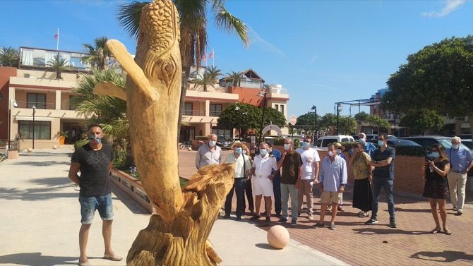 Tomás Sivera y Miguel Ángel Miguel participan en la exposición Esculturas frente al Mar