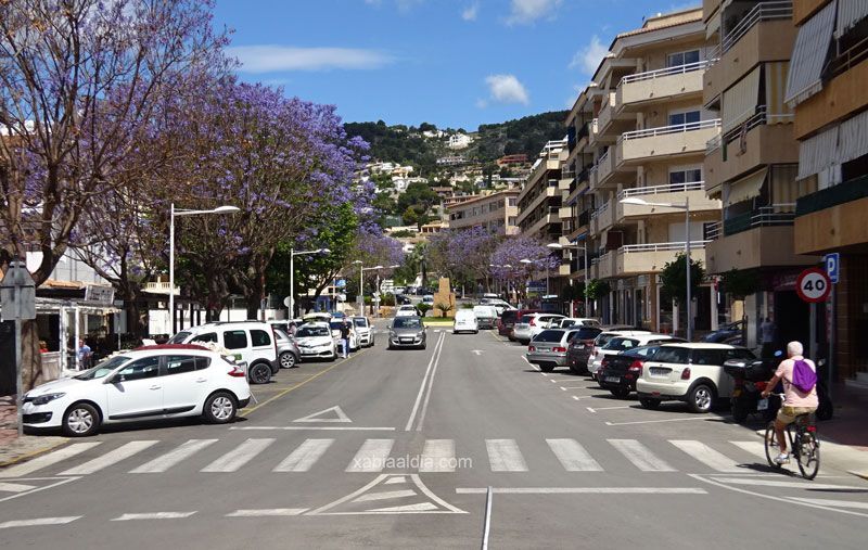 Chulvi anuncia un plan de ayudas al sector del taxi local