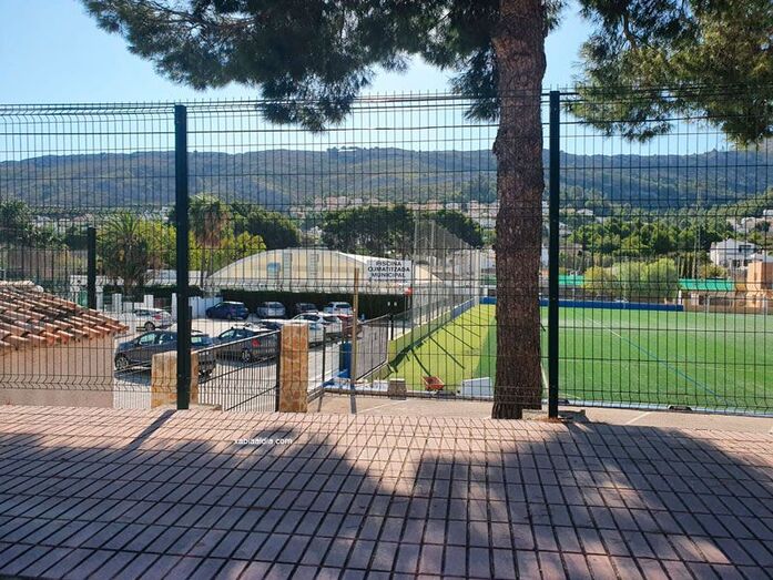 Benitatxell trabaja en un nuevo modelo de gestión de las escuelas deportivas para ofrecer 