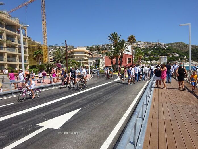 Reabre el puente de Triana