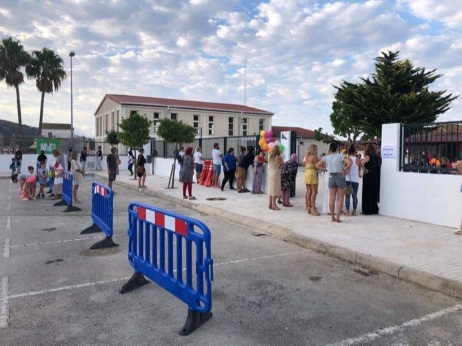 Benitatxell habilita cuatro accesos al colegio Santa María Magdalena para este curso