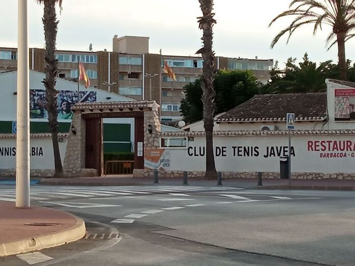 Tensión en la asamblea anual del Club de Tenis Jávea