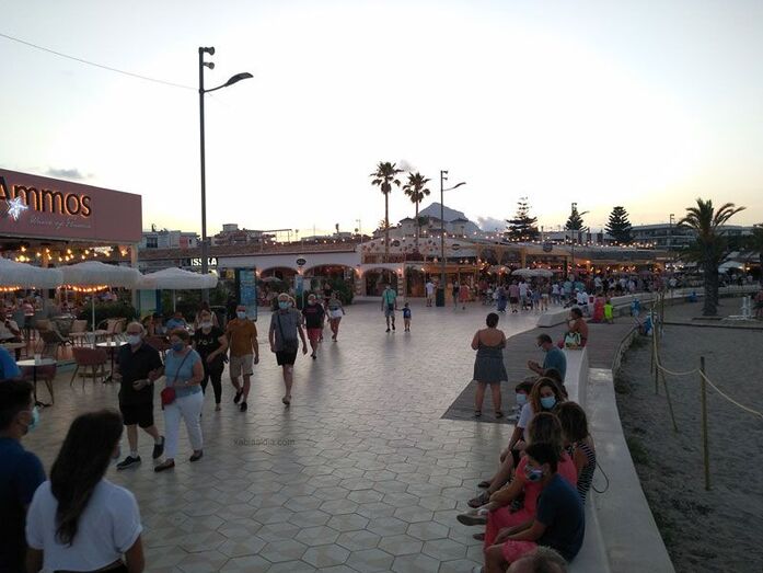 El comercio de Xàbia augura unos meses difíciles a pesar de la masiva afluencia de este verano