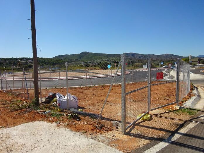 Xàbia comunica a Mediterráneo de Asfaltos y Obras que deberá ejecutar la obra del polígono
