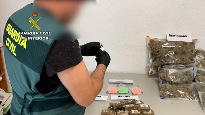 La Guardia Civil detiene 3 personas en Teulada Moraira y 2 Xàbia en una macrooperación contra la producción de marihuana
