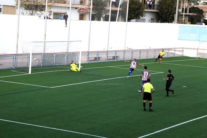 Trabajada y sufrida victoria del CD Jávea ante el Portuarios